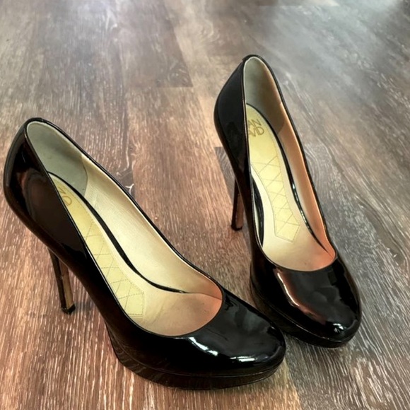 Joan & David patent pump heels - Picture 2 of 3